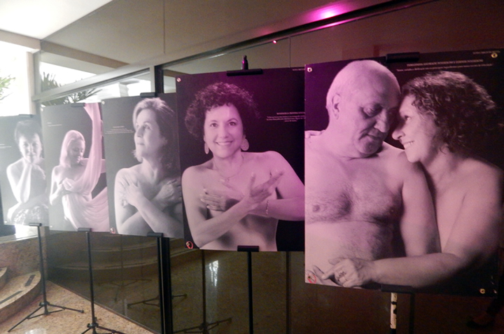 Exposição fotográfica traz imagens de mulheres e homens que superaram o câncer de mama